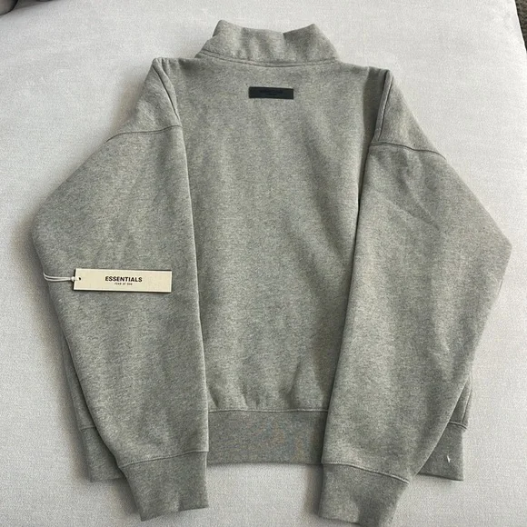 FEAR OF GOD ESSENTIALS SWEATSHIRT (UNISEX) - Picture 2 of 7